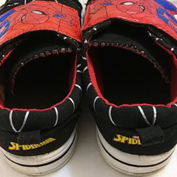 Marvel Spiderman Shoes - Picture 2 of 5